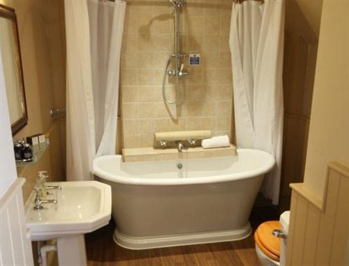 The Crown At Marnhull Hotel Sturminster Newton Bagian luar foto